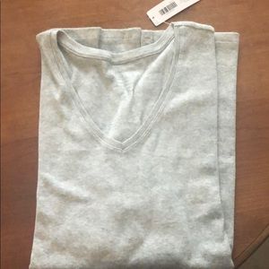 Elbow Sleeve V-Neck Tee